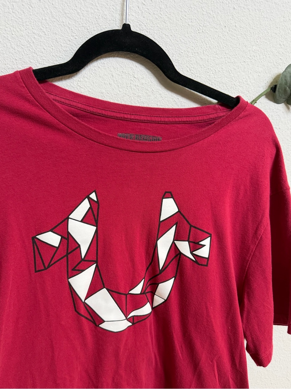 True Religion Red Horseshoe Geometric Shattered Glass Graphic Tee
